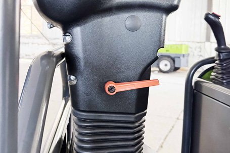 Adjustable steering column